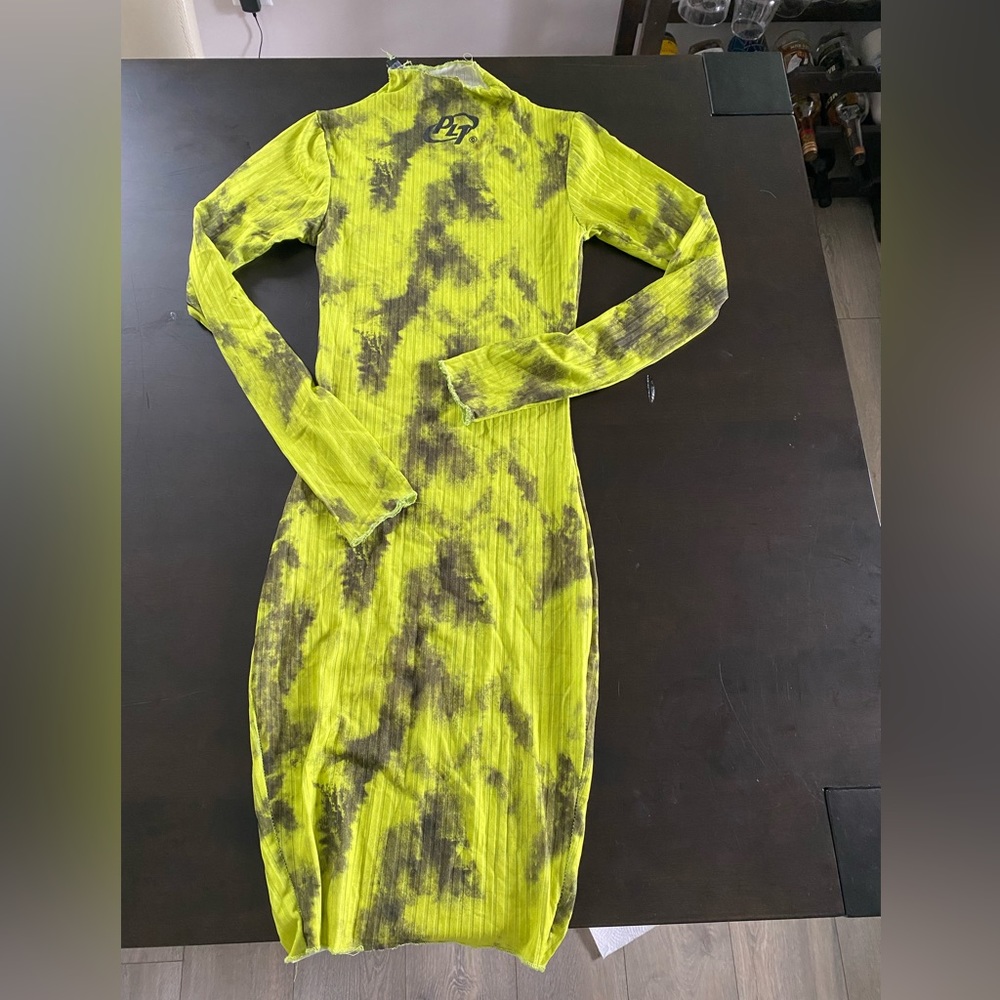 Pretty little thing body con long sleeve dress